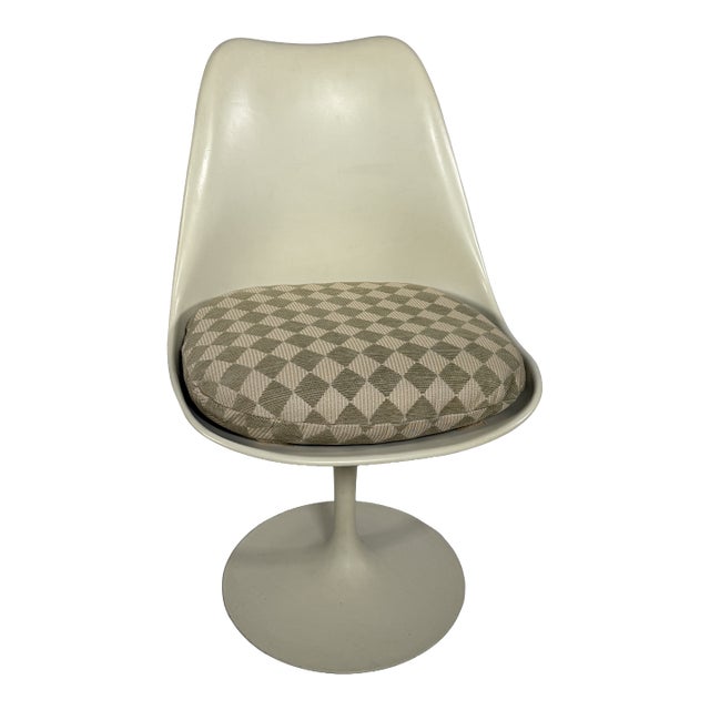 Tulip Chair by Eero Saarinen for Knoll, 1960's, Mid-Century For Sale
