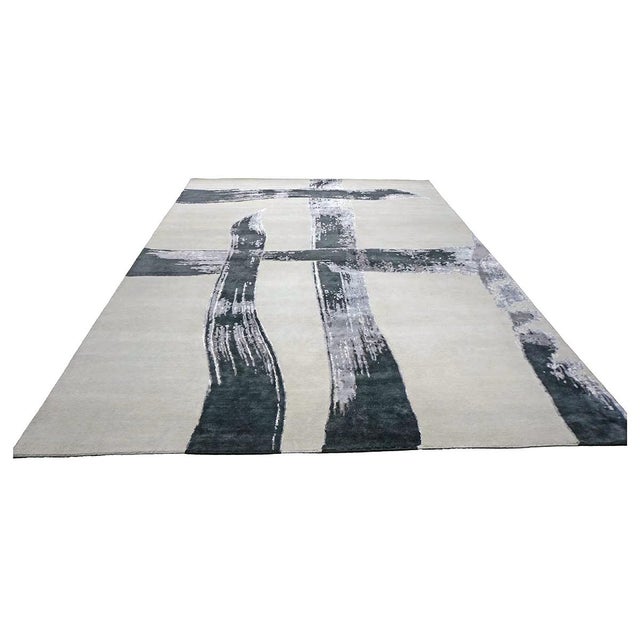 Modern Indo-Napalese Modern Faye Wool & Silk 9x12 Light Grey & Black Handmade Area Rug #1144023 For Sale - Image 3 of 8