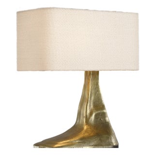 Anne-Marie Barton by Visual Comfort Signature Terra-Forma 23" Right Table Lamp in Museum Brass with Bouclé Shade For Sale