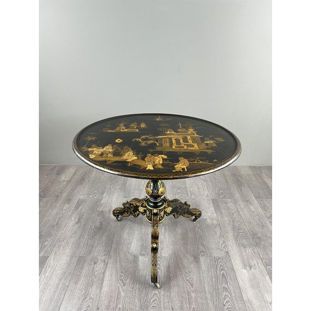 Black 19th Century Japanese Folding Table in Lacquered Wood with Gilt Decoration For Sale - Image 8 of 10