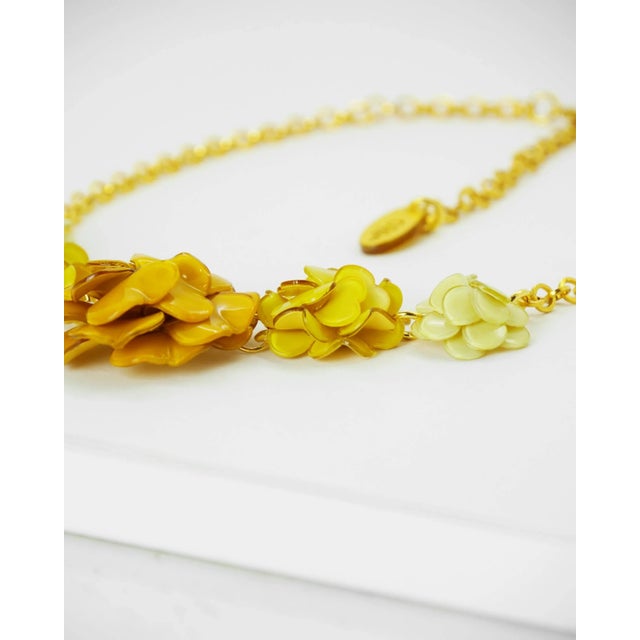 Necklace entirely handmade in France. Weight: 32 grams. Adjustable chain- total length: 53 cm. Composition: Émaline, resin...