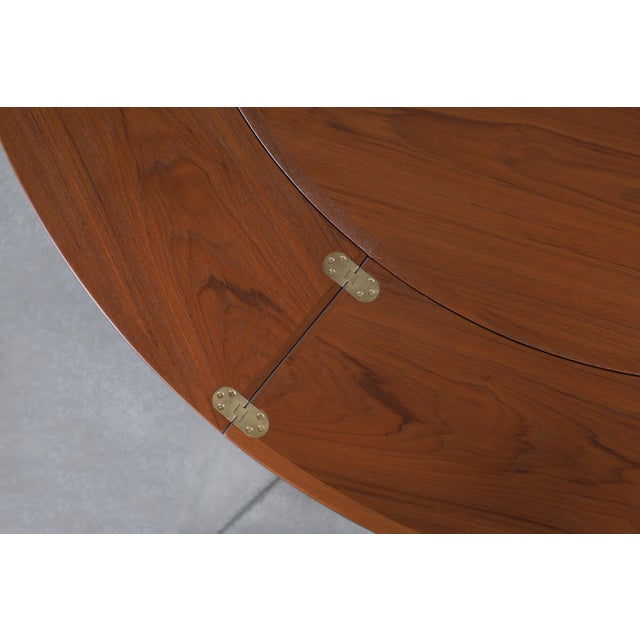 Sienna Danish Modern Expanding “Flip-Flap” Dining Table by Dyrlund, 1960s For Sale - Image 8 of 11