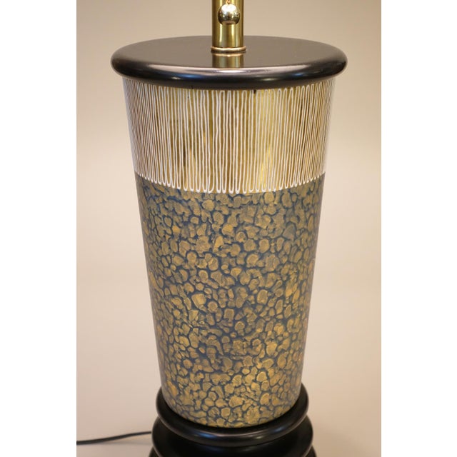 Wood 1950s Marbro Atomic Modern Charleton Hand Painted Art Glass Brass Wood Table Lamp One-of-a-Kind Sublime Condition For Sale - Image 7 of 12
