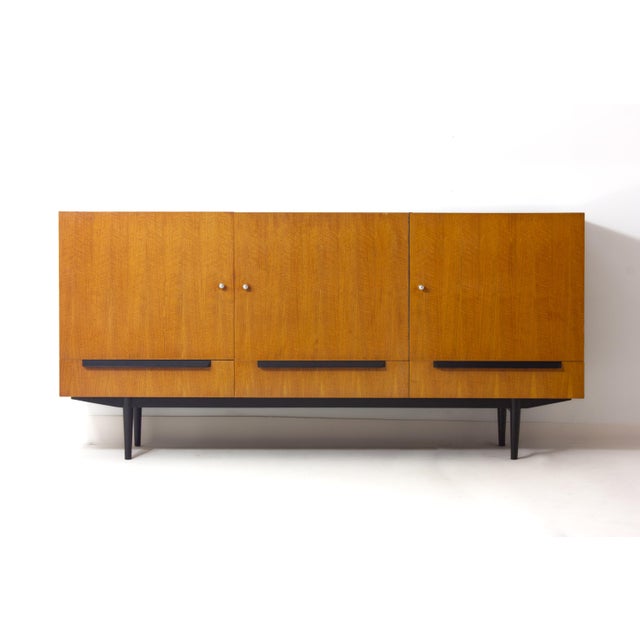 Modernist Belgian Sideboard in Maple, 1960s, in Very Good conditions. Designed 1960 to 1969