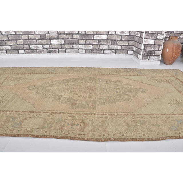 Turkish 1950s Faded Ghost Oushak Rug For Sale - Image 3 of 10