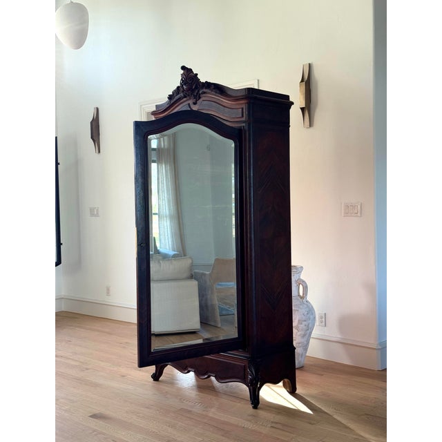 Wood 19th Century French Louis XV Hand Carved Walnut Armoire Vitrine With Single Glass Door For Sale - Image 7 of 12