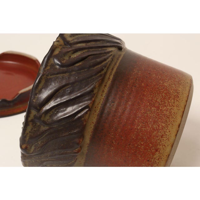 Vintage Crimson Incised Ceramic Planter With Saucer / Stand by Deanna Nichols For Sale - Image 10 of 18