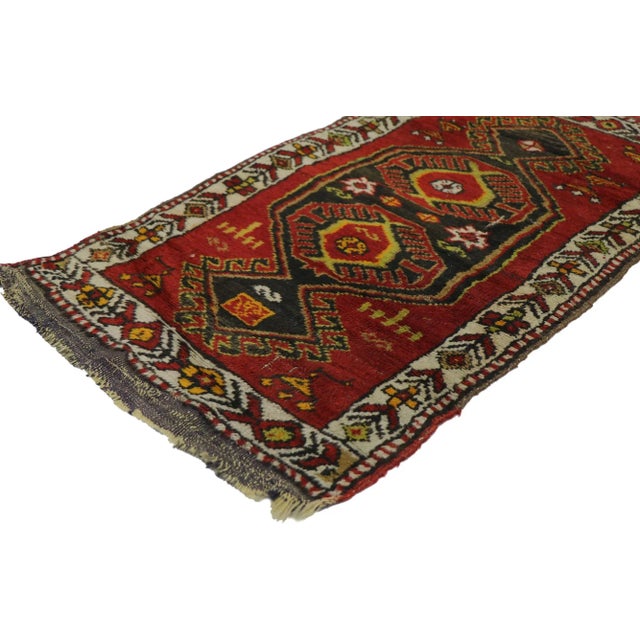 Antique Turkish Oushak Rug with Tribal Style 01'09 x 02'10. With its beguiling beauty and tribal style, this hand-knotted...