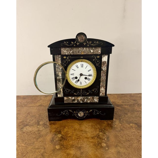 Attractive antique Victorian marble mantle clock, having a quality antique Victorian marble mantle clock with pretty brown...