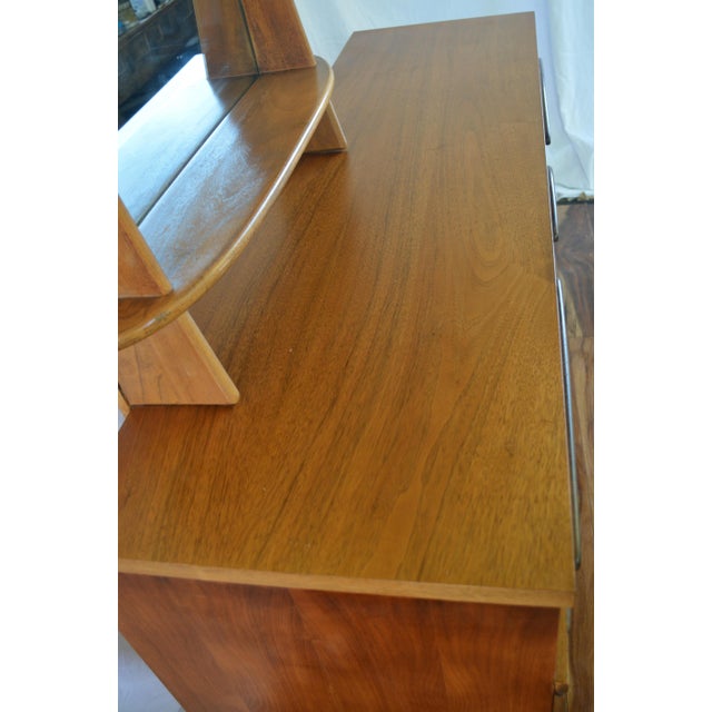 Ward Furniture Mfg Co Mid Century Modern 9 Drawer Dresser Chairish