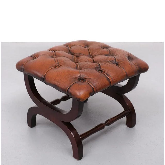 1960s English Country House Style Padded Leather Ottoman, 1965 For Sale - Image 5 of 8