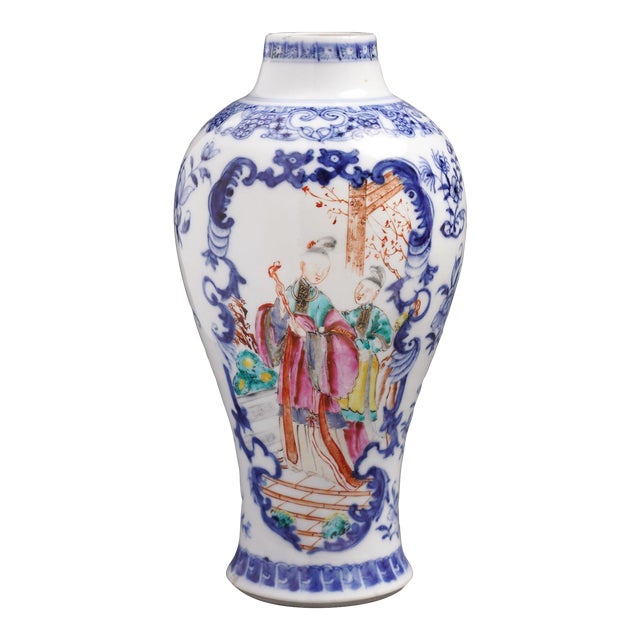 Chinese Export Baluster Form Garniture Vase With Figural Scenes, C. 1780 For Sale