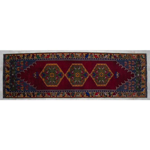 1960s Hand-Knotted Turkish Rug Runner. Tribal Short Runner Rug 3′ × 9′8″ For Sale - Image 12 of 16