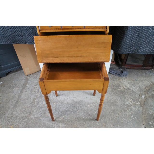 1960s Vintage Early American Style Petite Maple Lift Top Secretary Desk & Hutch 70" For Sale - Image 5 of 10