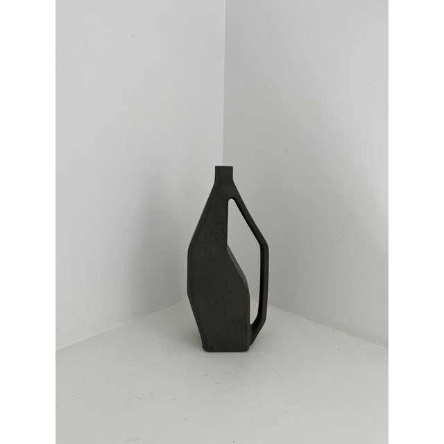 Carafe by Victoria Wilmotte for Wedgwood, 2008, in Very Good conditions. Designed from 2000 I have official proof of...