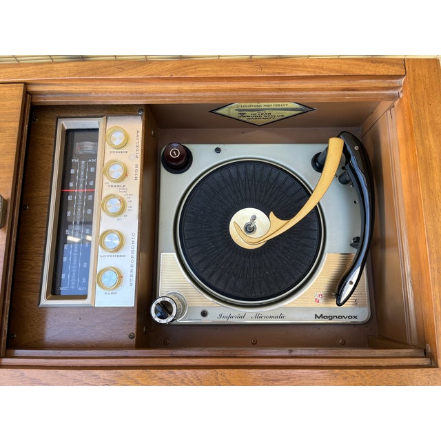 Vintage Mid Century Modern Magnavox Stereo Media Console. Circa 1960s For Sale - Image 12 of 18