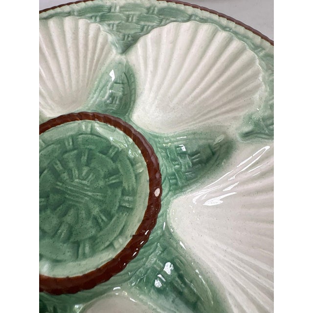 White and Green Oyster Plates, France, 1920s, Set of 4 For Sale - Image 11 of 13