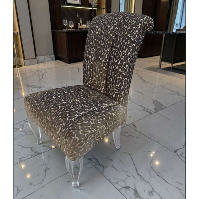 1980s Mid Century Modern Phyllis Morris Lucite Slipper Chair W Cheetah Fabric For Sale - Image 5 of 5