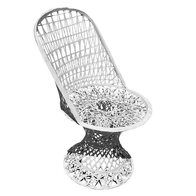 White Mid 20th Century Spun Fiberglass Four Chairs & Large Table Outdoor Patio Set by Russell Woodard, Attributed For Sale - Image 8 of 10