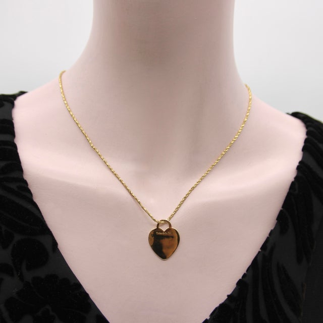 2000 - 2009 Vintage 18k Gold Blank Tiffany & Co. Heart Tag Charm For Sale - Image 5 of 6
