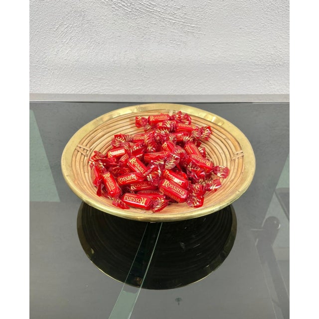 1970s Round Rattan & Brass Plate Centerpiece, Italy, 1970s For Sale - Image 5 of 10