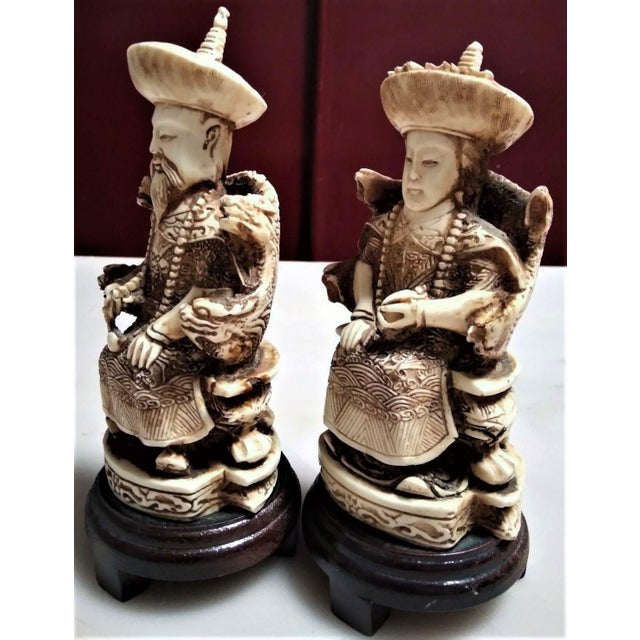 Chinese Emperor and Empress Sculptures in Buffalo Bone on Wooden Stands, Qing Dynasty. For Sale - Image 4 of 9