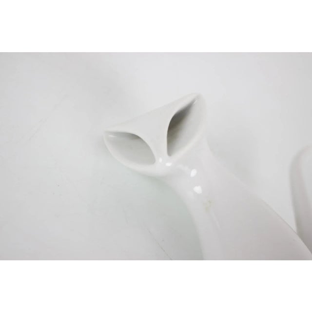 White Mid-Century Ceramic Cat Sculpture, 1960s For Sale - Image 8 of 9