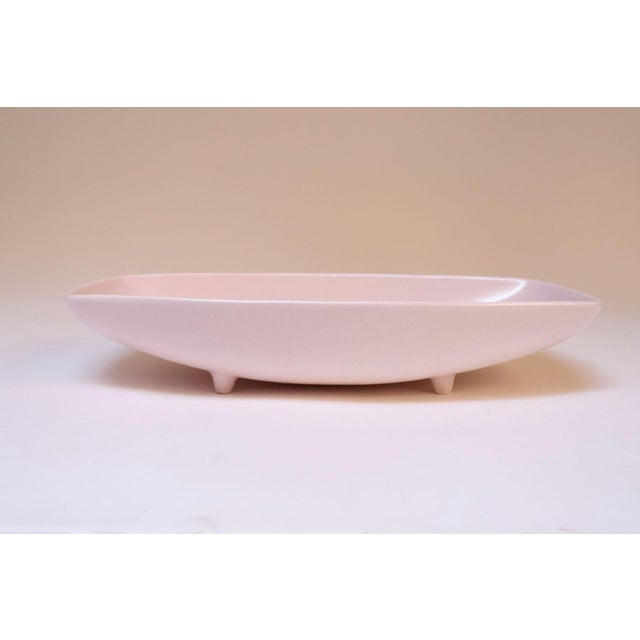 Vintage Pink Ceramic Elongated Footed Tray by Royal Haeger For Sale In New York - Image 6 of 12