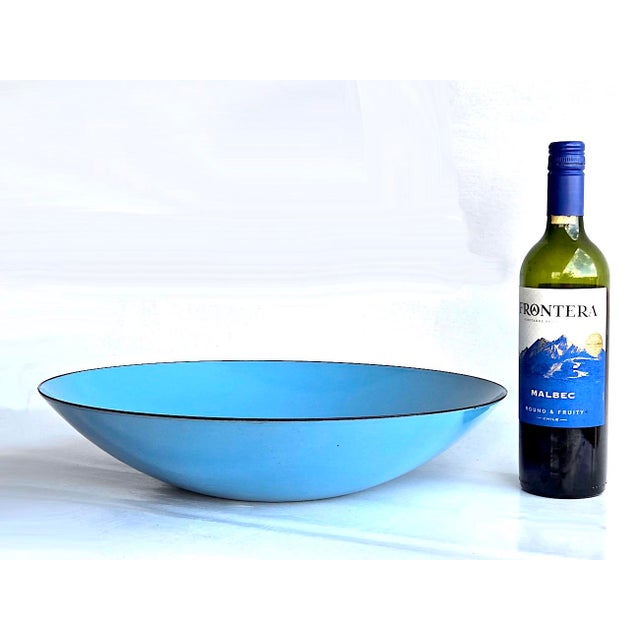 Mid-Century Modern Vintage Large Blue Enamel on Steel Bowl in the Style of Krenit For Sale - Image 3 of 13
