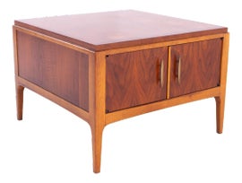 Example of Paul McCobb Side Tables