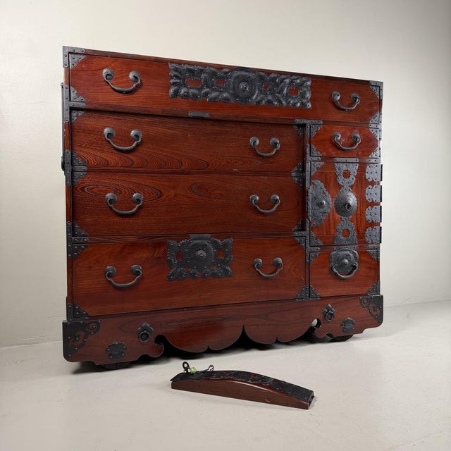 Traditional Japanese Iwayado Kuruma-Dansu on Wooden Wheels, 1960s For Sale - Image 9 of 18