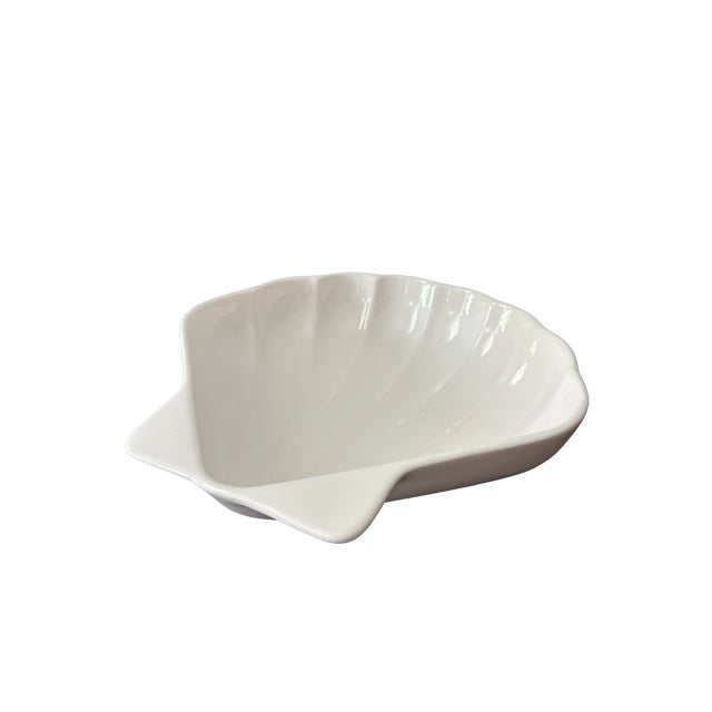 Lenox Vintage Pfaltzgraff Heritage White Shell Serving Bowl | Coastal Clamshell Stoneware Dish | Elegant Seashell Centerpiece Bowl For Sale - Image 4 of 7
