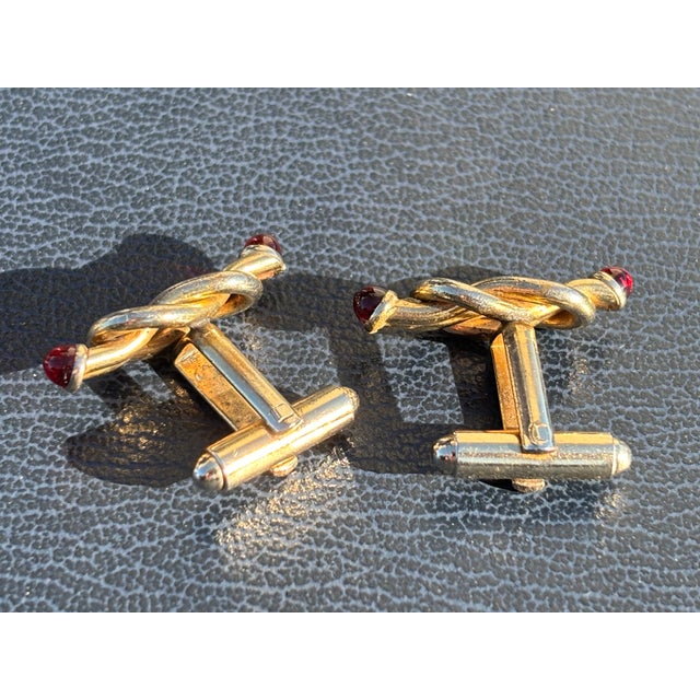 Early 20th Century English Market Ruby Glass / Yellow Double Knot Cufflinks For Sale - Image 4 of 7
