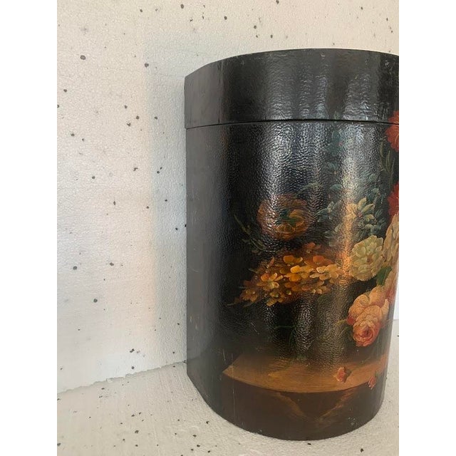 Half-Moon Painted Storage Box, 1970s For Sale - Image 3 of 11
