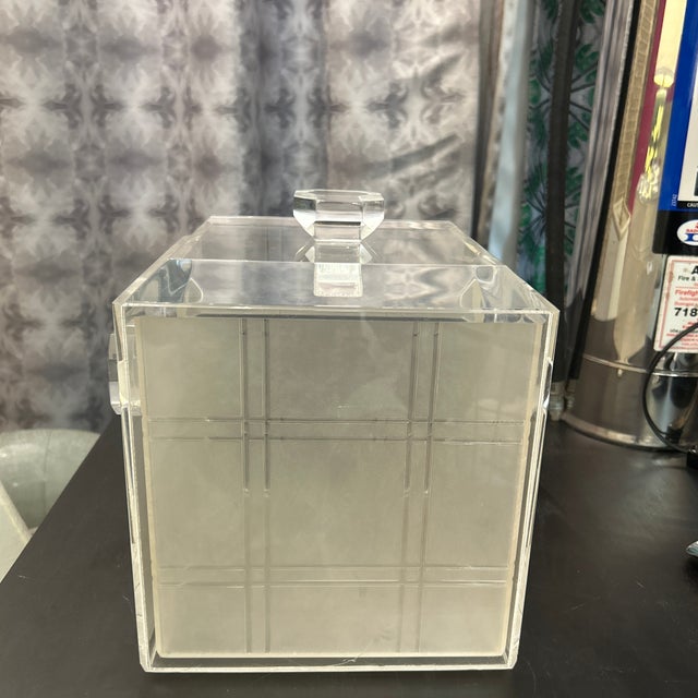 Lucite and Acrylic Beveled Ice Bucket With Stainless Steel Ice Scoop For Sale - Image 9 of 9