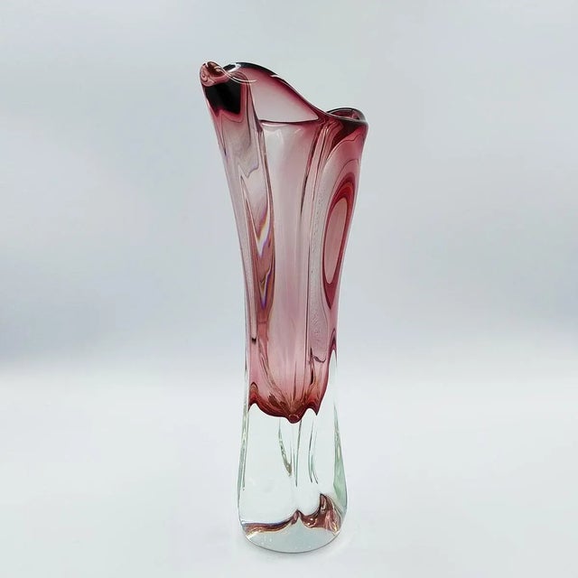1970s Handcrafted Pink Vase in Murano Glass. Made in Italy For Sale - Image 4 of 7