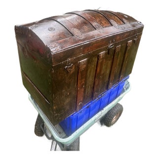 Late 19th Century Blanket Trunk For Sale