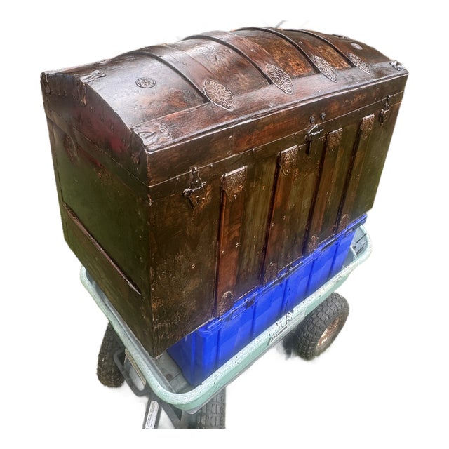 Late 19th Century Blanket Trunk For Sale