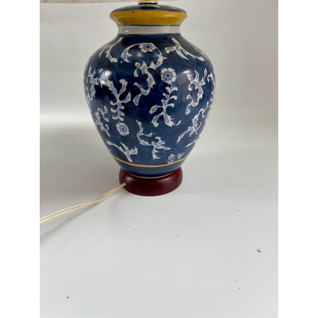 Vintage Chinoiserie Ginger Jar Shaped Blue & White Table Lamp For Sale - Image 4 of 10