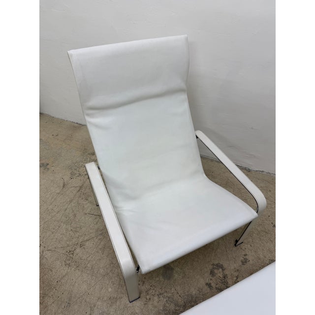 White Toussaint and Angeloni White Leather Lounge Chair and Footrest for Matteo Grassi For Sale - Image 8 of 17