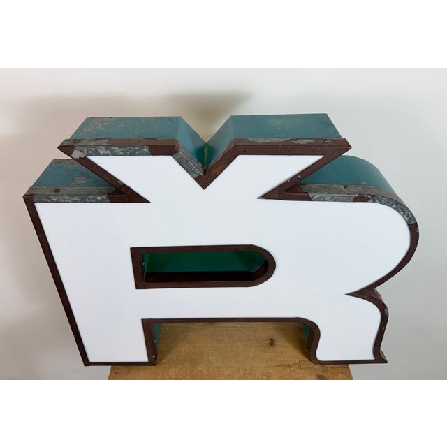 Large Vintage Illuminated Advertising Letter Ř, 1960s For Sale - Image 4 of 18