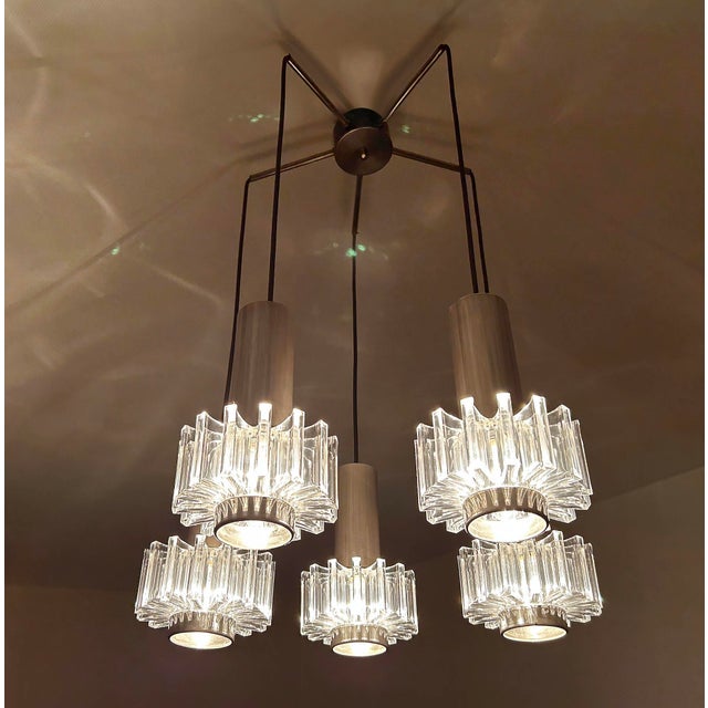 Vintage space age pendant light with 5 lights, chrome finial and shades made of plexiglas Total Height : 86 cm / 33.85"...