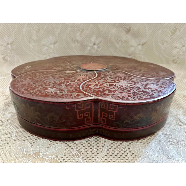 Early 18th Century Early 18th Century Monumental Chinese Qiangjin Lacquered Box: Gold Gilt Floral Decor For Sale - Image 5 of 10