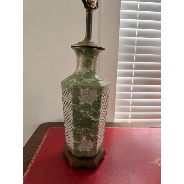 Vintage Imari Style Porcelain Table Lamp — Hand-Painted Crackle Glaze, Prunus & Swallow, Mid-Century For Sale - Image 4 of 4