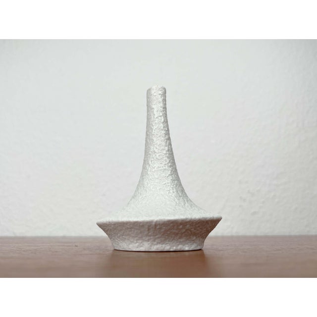 Small Mid-Century Modern German White Sculptural Vase by Peter Müller for Sgrafo Modern, 1960s, in Very Good conditions....