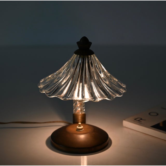Bellflower Table Lamp in Murano Glass and Brass attributed to Ercole Barovier, Italy, 1940s For Sale - Image 6 of 16