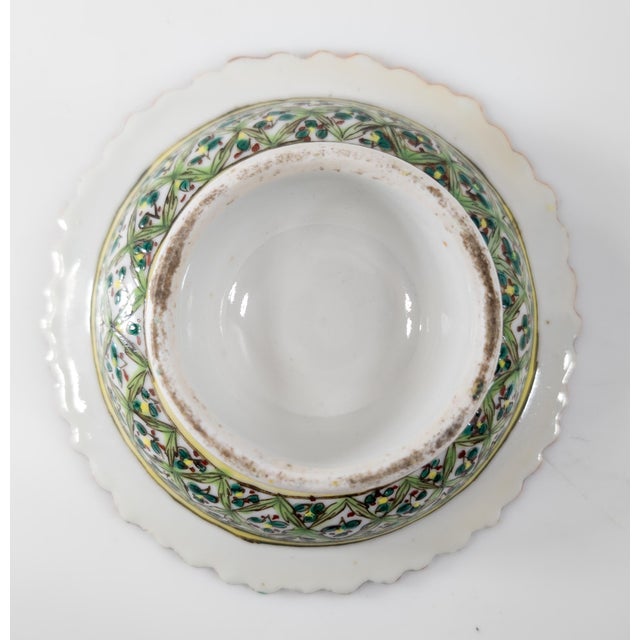 19th Century Chinese Thai Market Export Benjarong Polychrome Bowl For Sale - Image 10 of 12