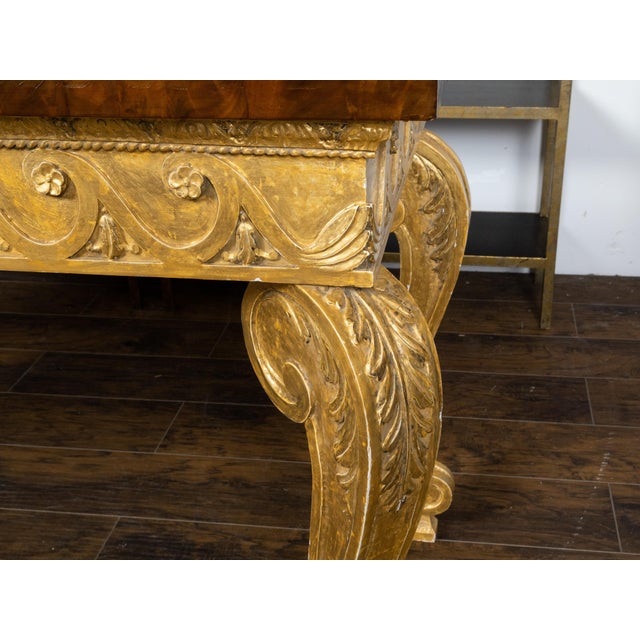 English 1800s Giltwood Console Table with Mahogany Top and Vitruvian Scrolls For Sale In Atlanta - Image 6 of 12