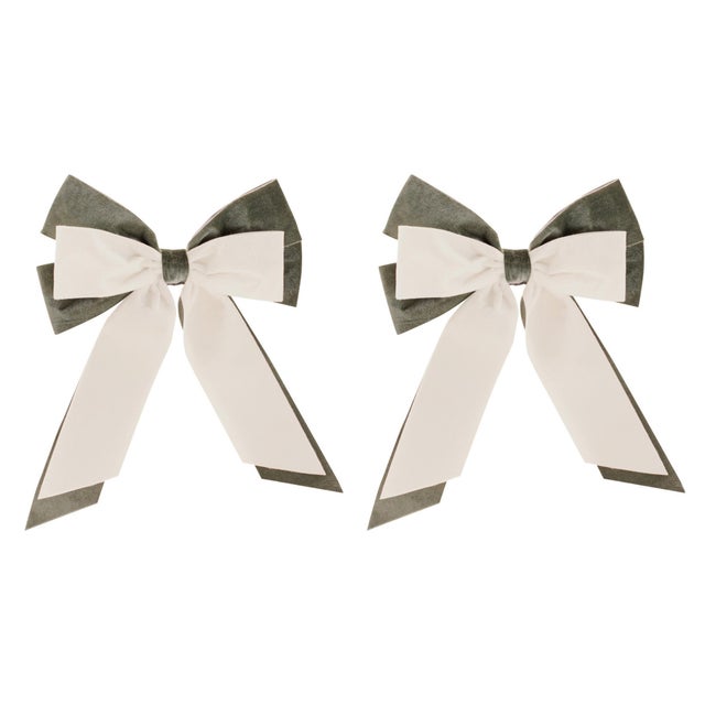 Kenneth Ludwig Chicago Double Bow Ornament (Set of 2) For Sale - Image 4 of 4