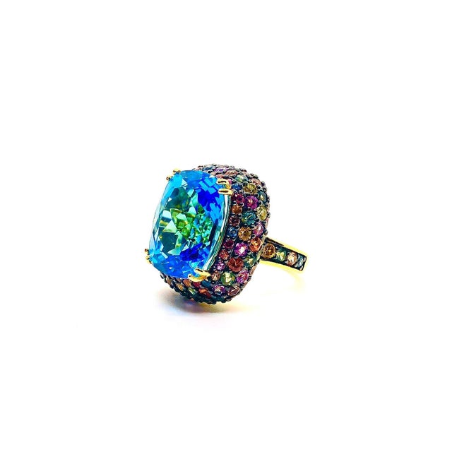 Bochic “Orient” Vintage London Blue Topaz & Multi Sapphire Ring Set In 18 K Gold For Sale In New York - Image 6 of 6